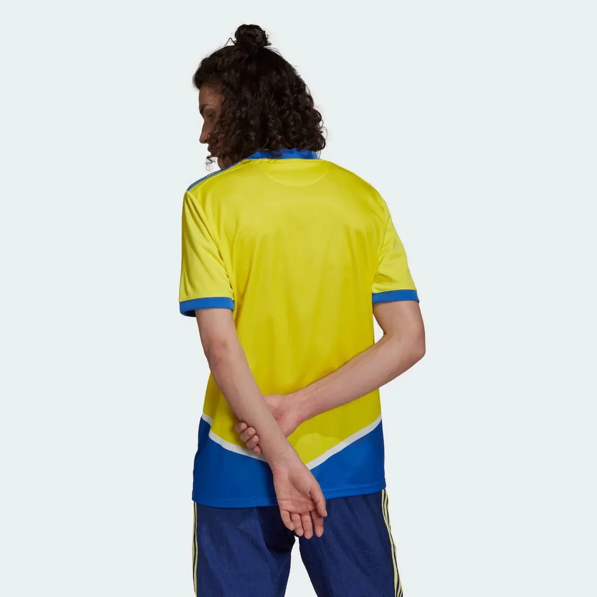 adidas 2021-22 Juventus Third Jersey - Shock Yellow-Blue - Image 4