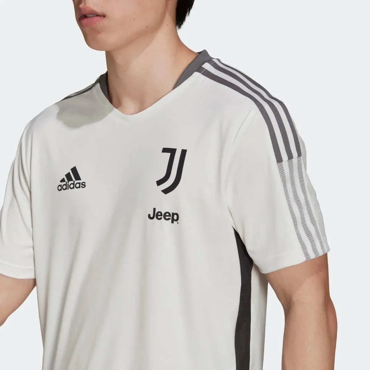 Adidas 2021-22 Juventus Training Jersey - White-Grey - Image 4