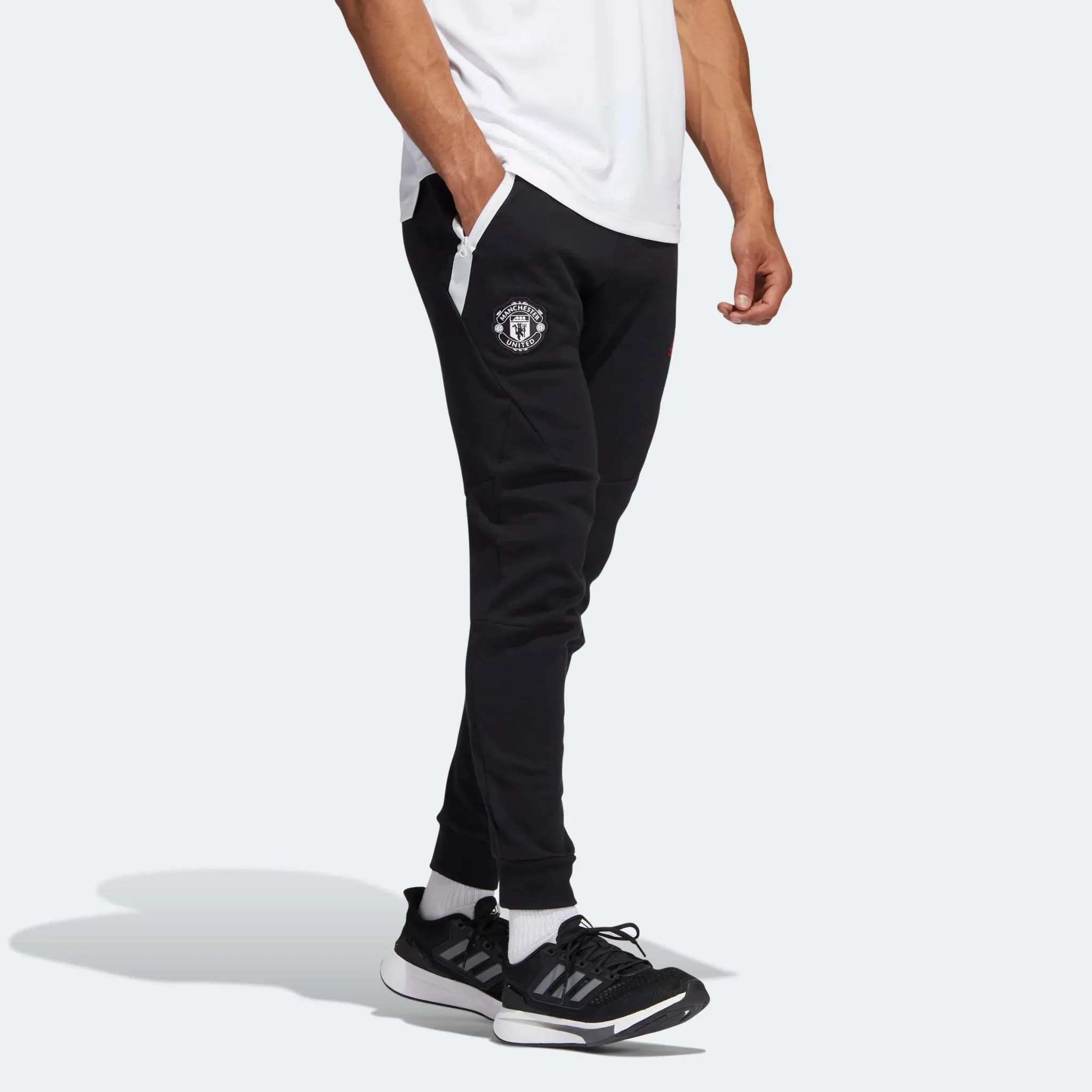 adidas 2022-23 Manchester United Travel Pants - Black-Red - Image 4