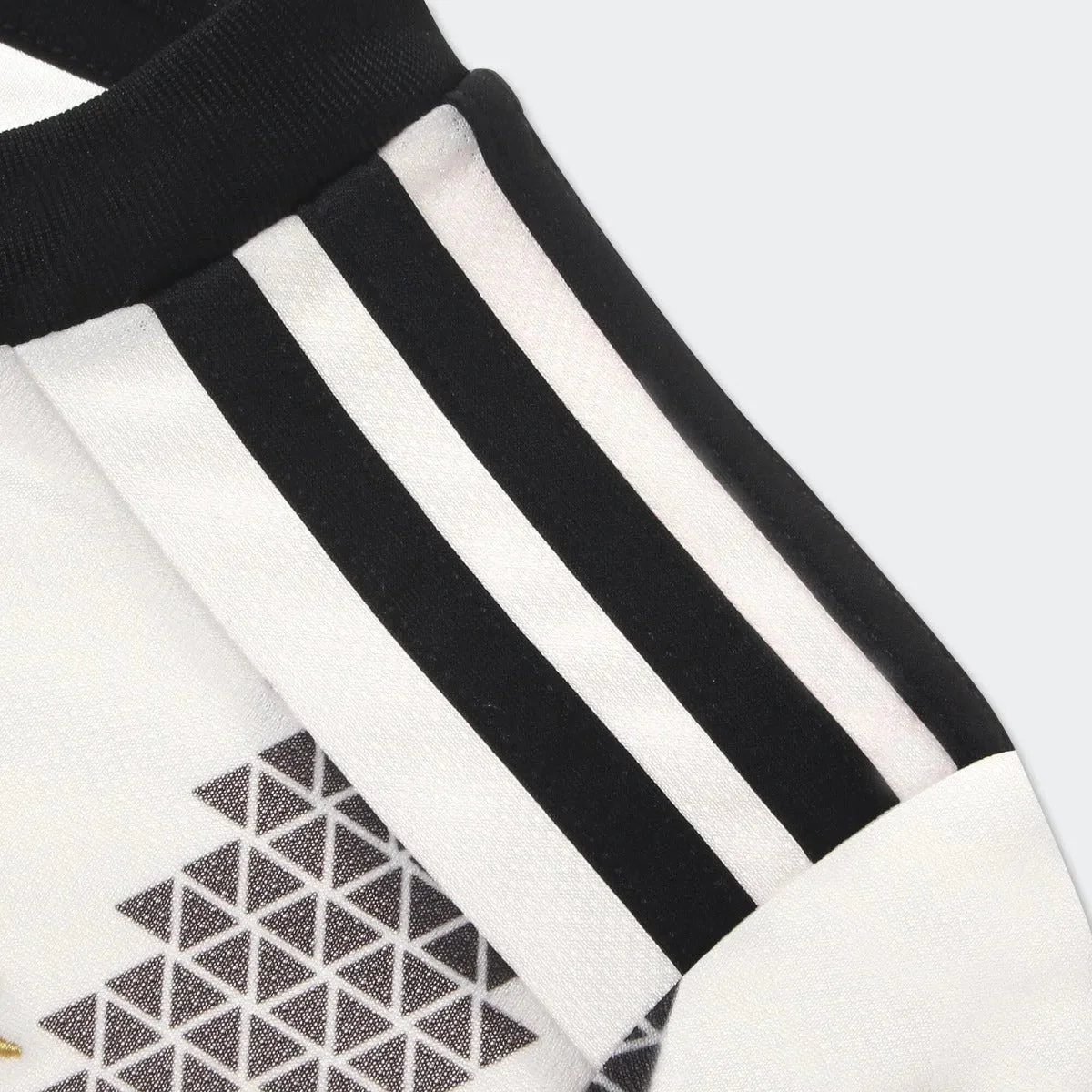 adidas 22-23 Juventus Youth Home Jersey - White-Black - Image 6