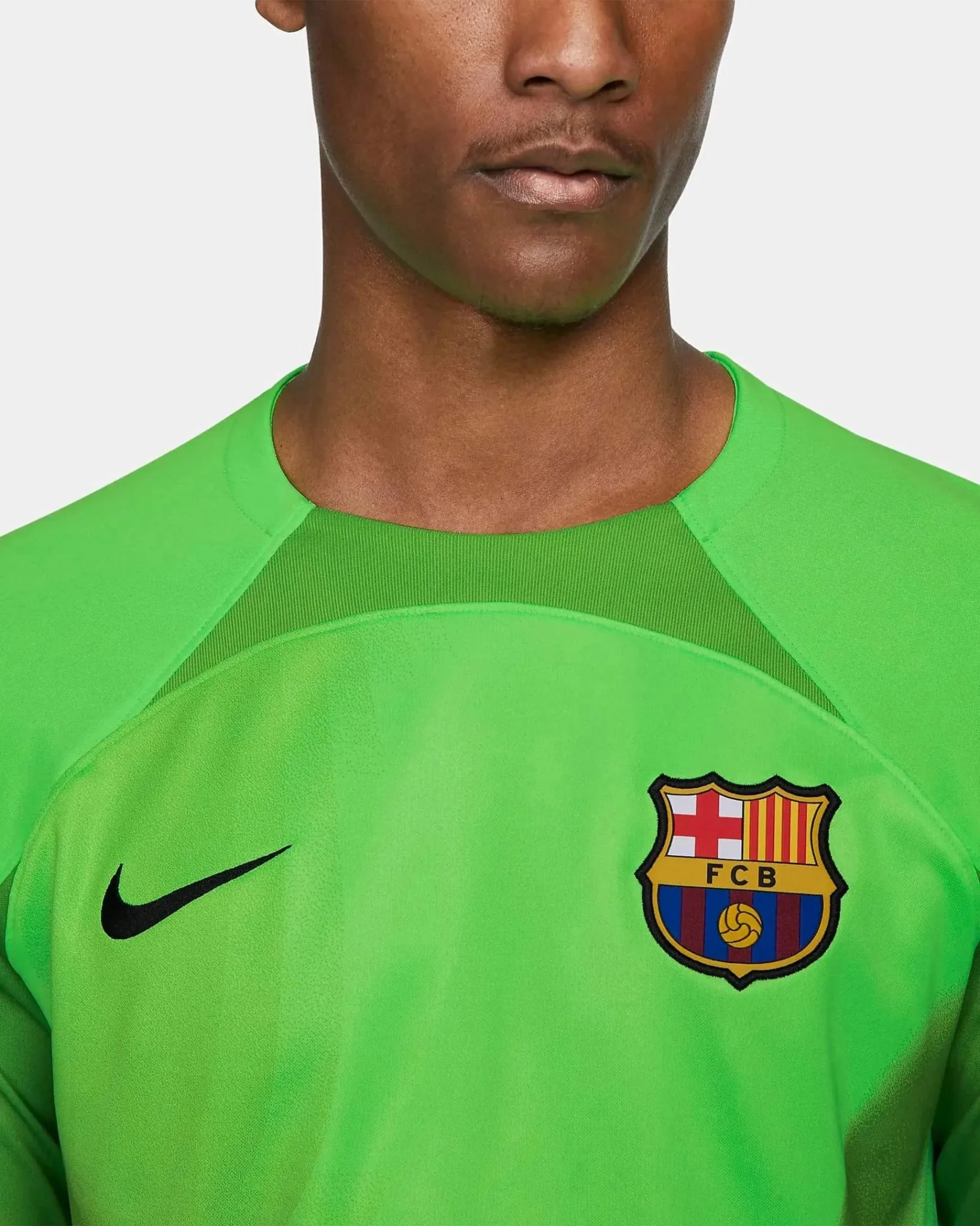 Nike 2022/23 Barcelona Goalkeeper Stadium Jersey Green - Image 3