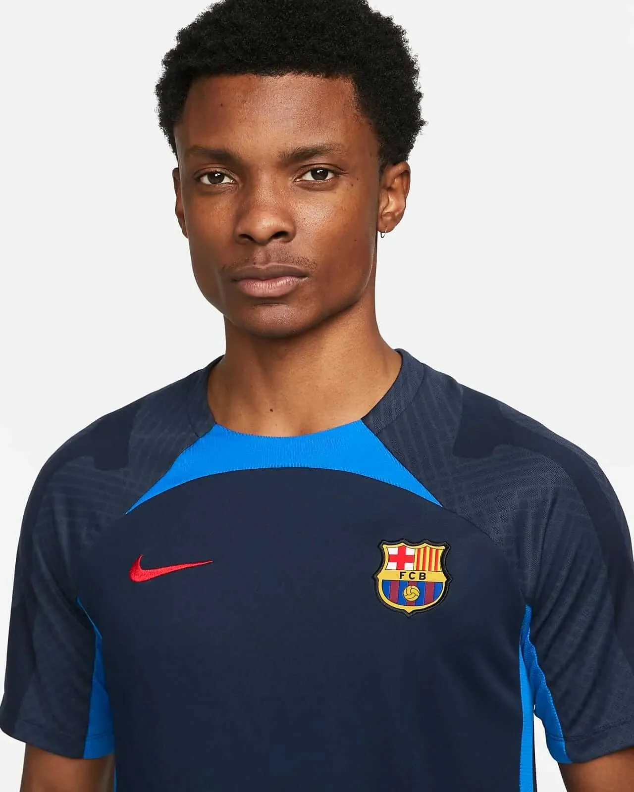 Nike 2022-23 Barcelona Strike Training Top - Image 3
