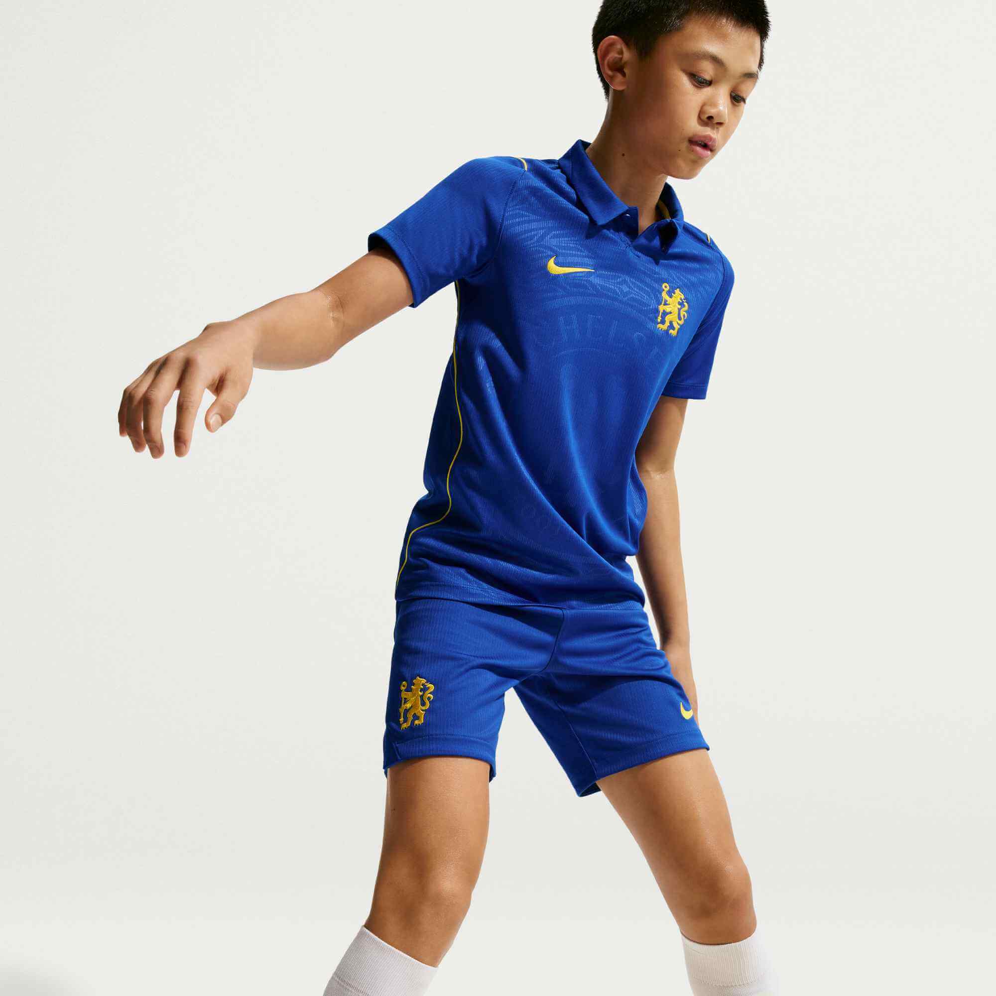 Nike 2026-27 Chelsea Youth Stadium Home Shorts - Image 3