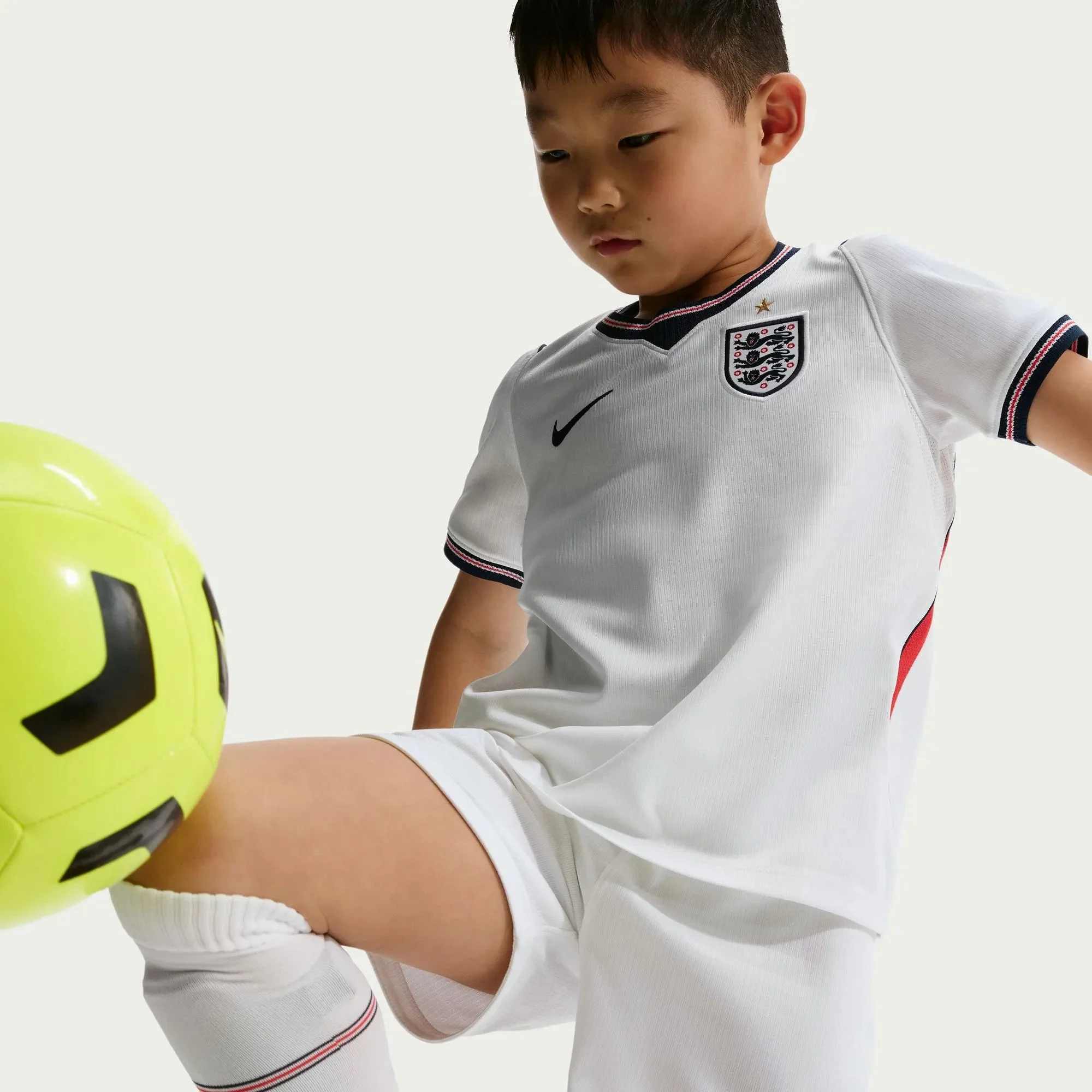 Nike 2026 England Little Kids' Stadium Home Kit - Image 3