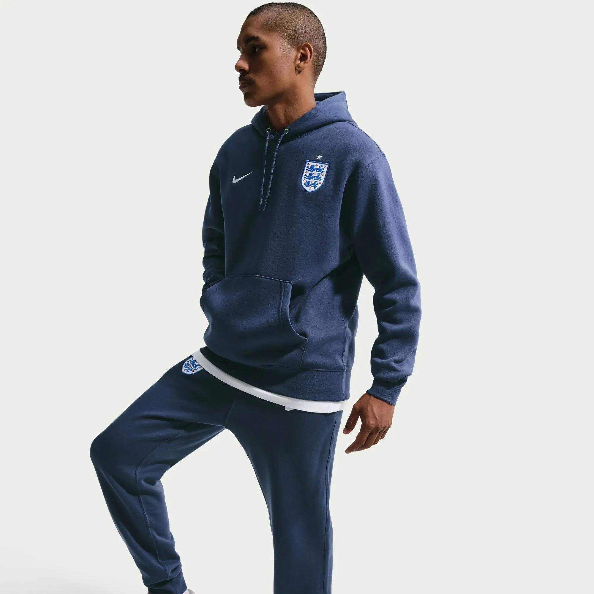 Nike 2026 England Men's Club Pullover Hoodie - Image 3