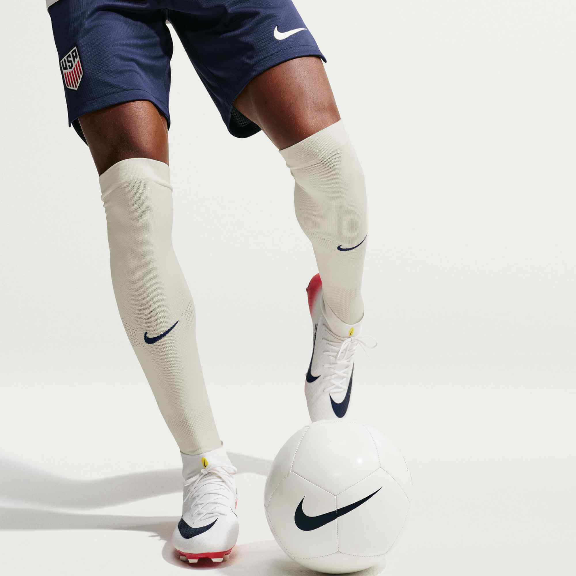 Nike 2026 USMNT Home VaporFast Knee-High Socks - Image 8