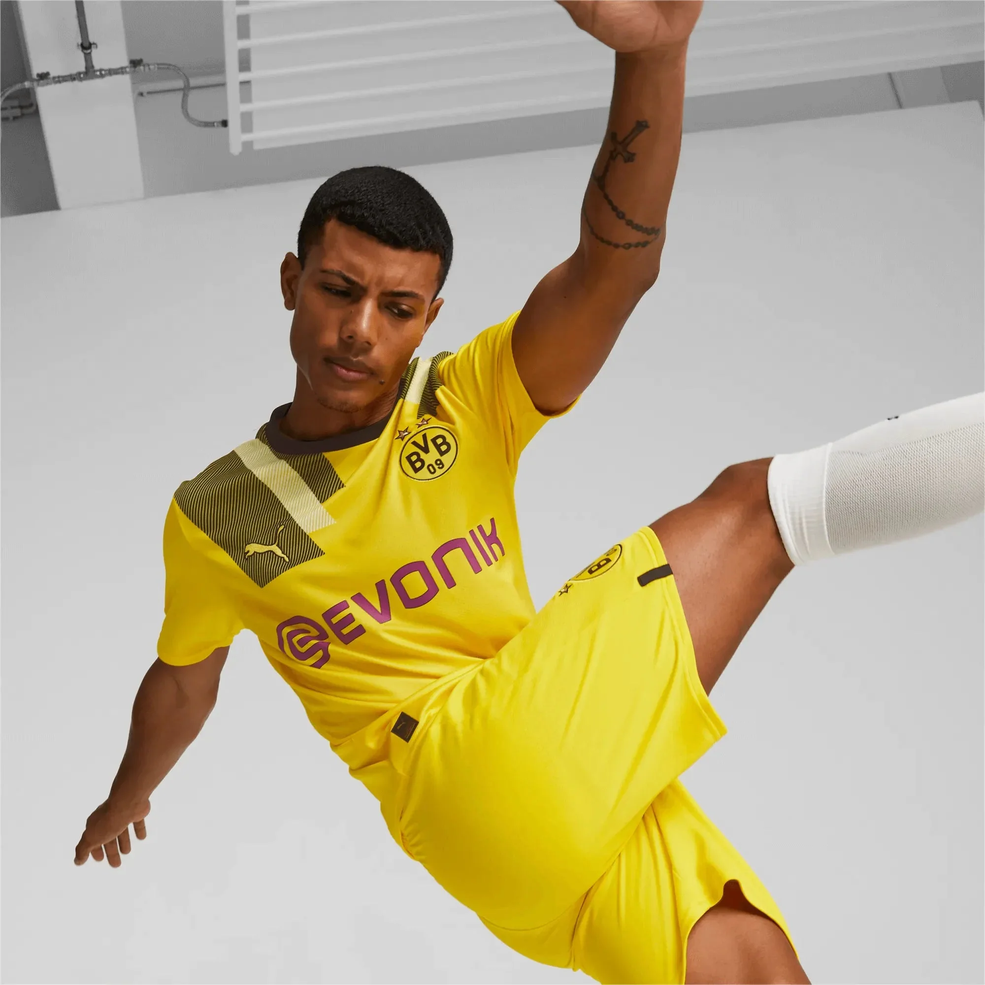 Puma 2022-23 Borussia Dortmund Cup Jersey - Cyber Yellow - Image 3